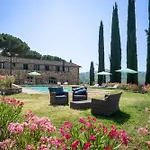 Relais Daire Badia A Passigano